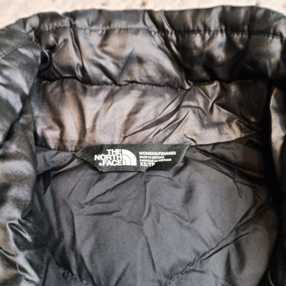 The North Face 550 Goose‎ Down Pink Ribbon Womens XS Vest Quilted Outdoor Cancer - Picture 6 of 13